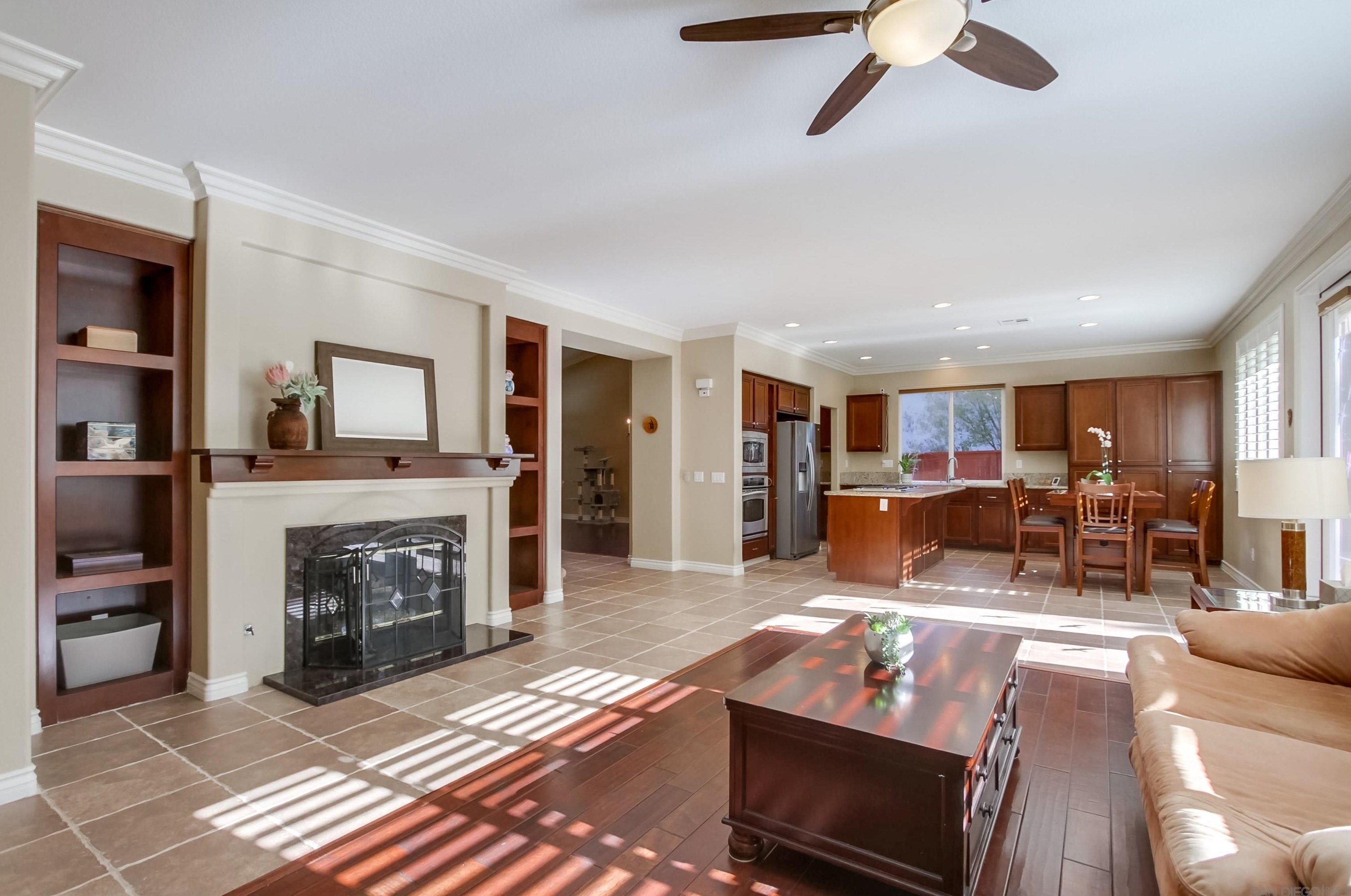 273 Oak Valley Ln, Escondido CA  92027-5338 exterior