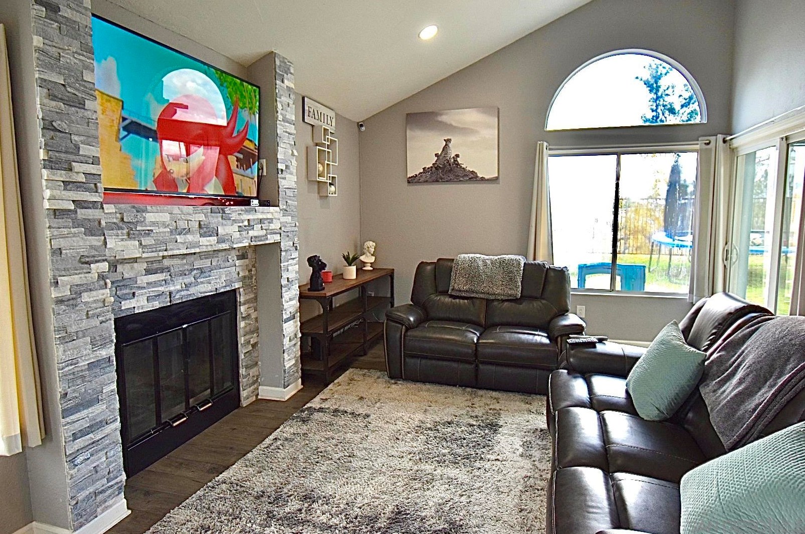 27090 Rainbow Creek Dr, Temecula, CA 92591