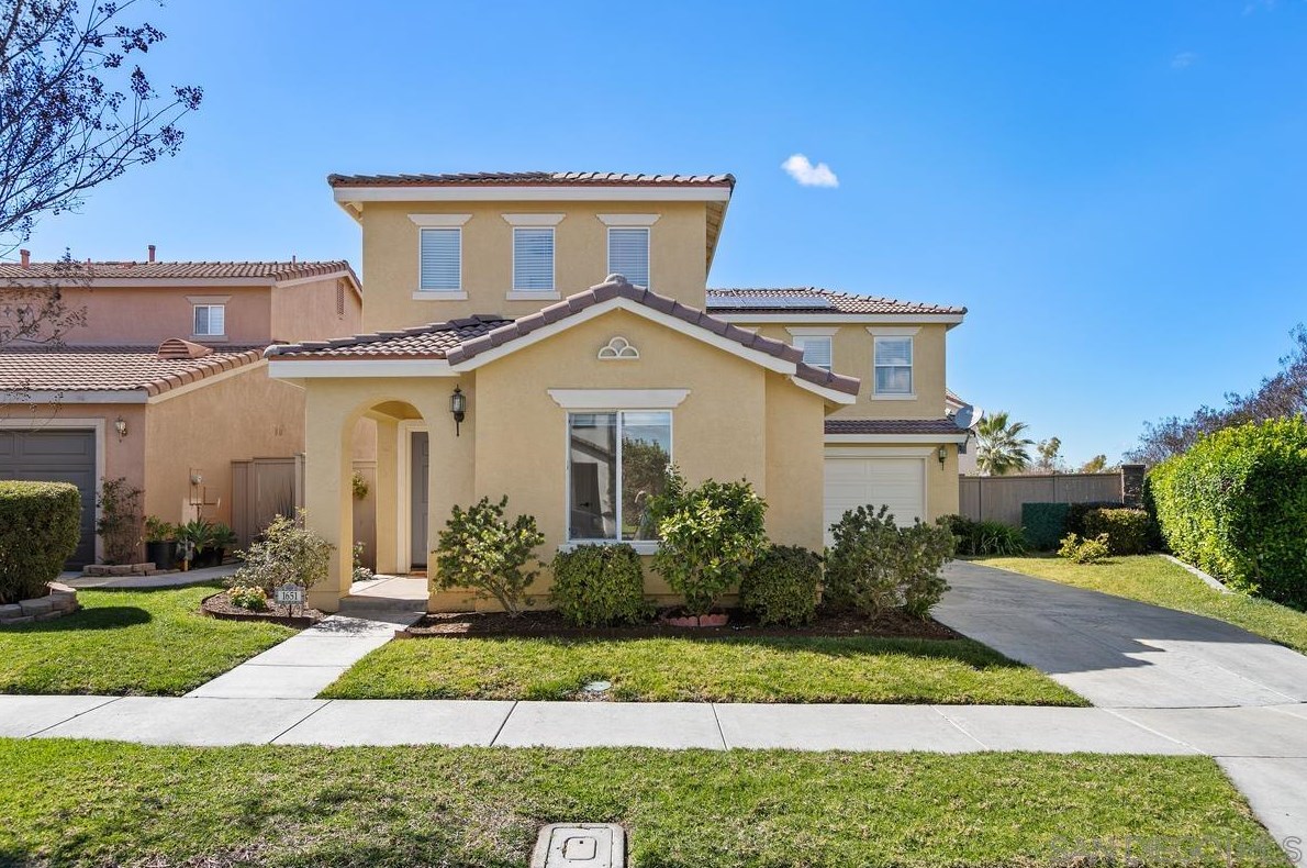 1651 Applegate St, Chula Vista, CA 91913-1582