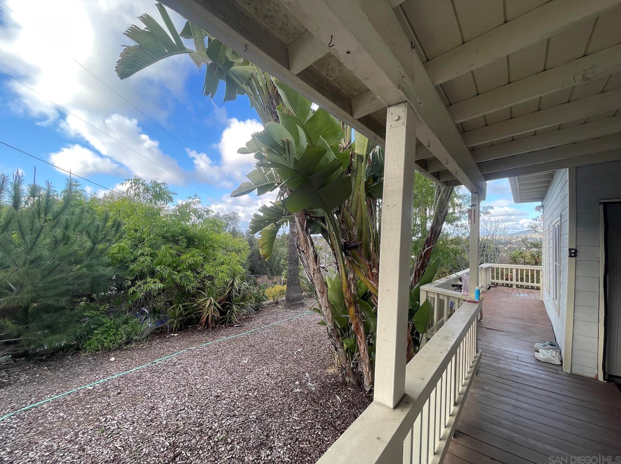 891 Phillips St, Vista, CA 92083