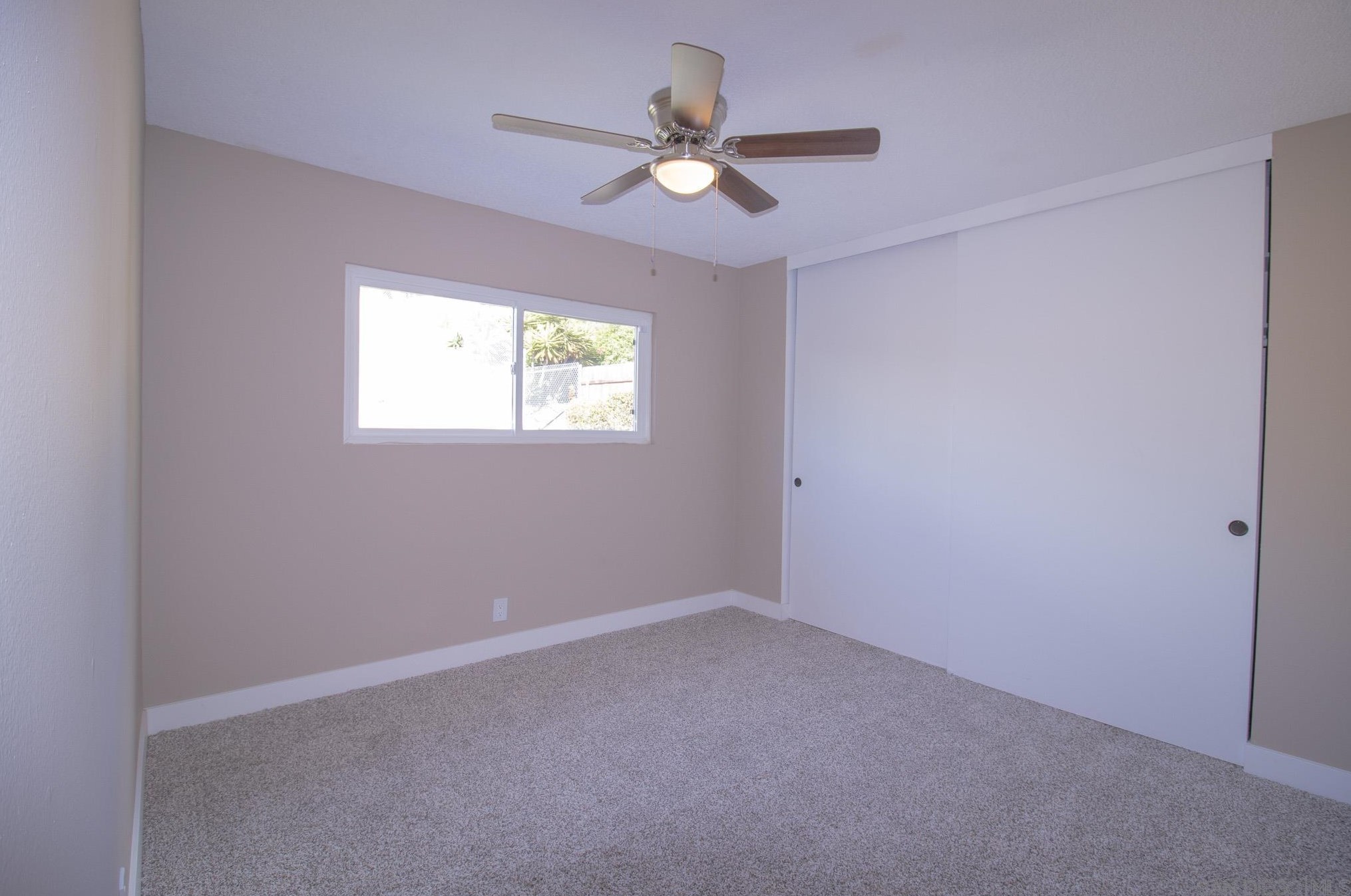 553 Douglas St, Chula Vista CA  91910-6404 exterior