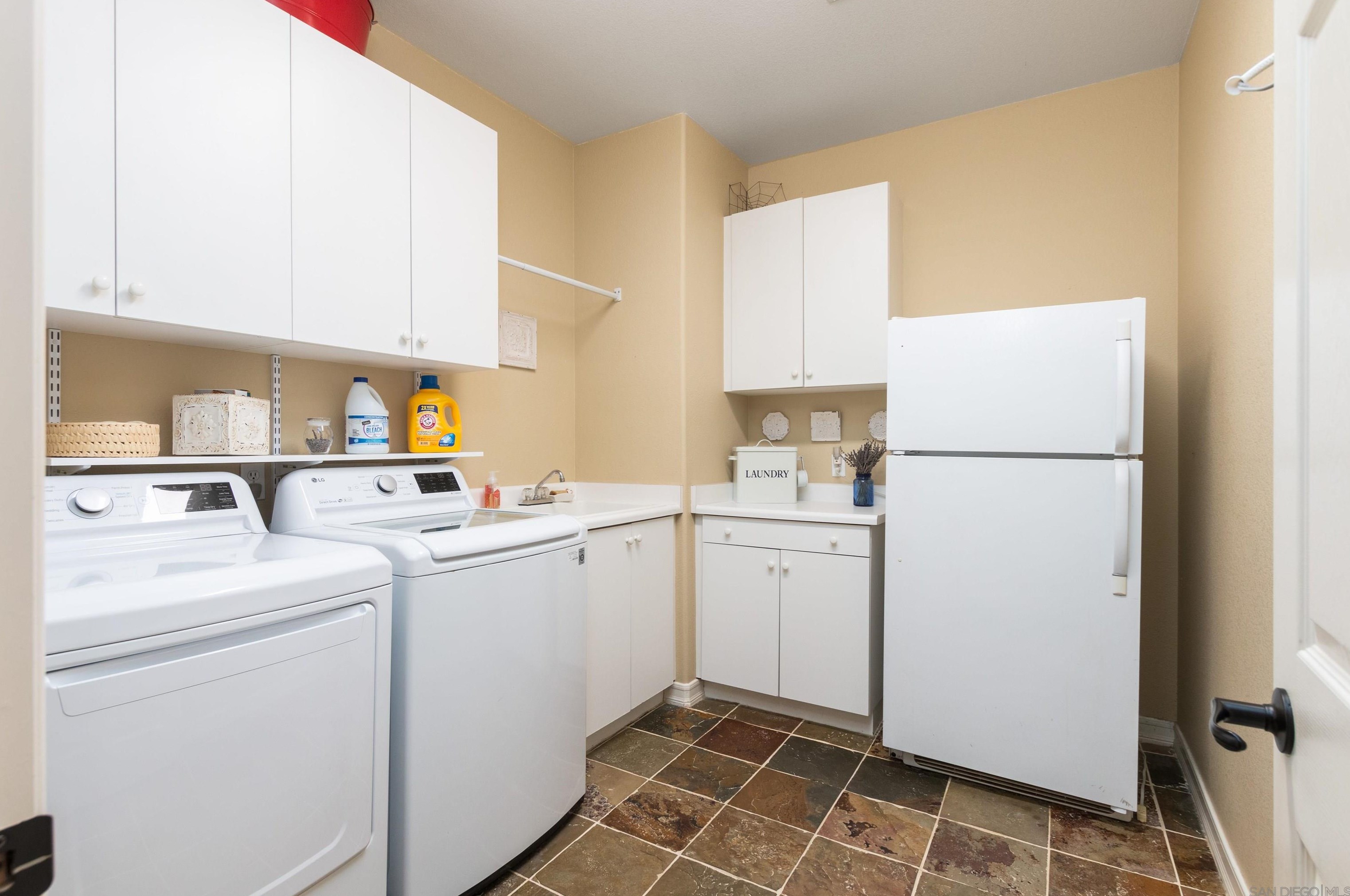 11772 Treadwell Dr, Poway CA  92064-6122 exterior