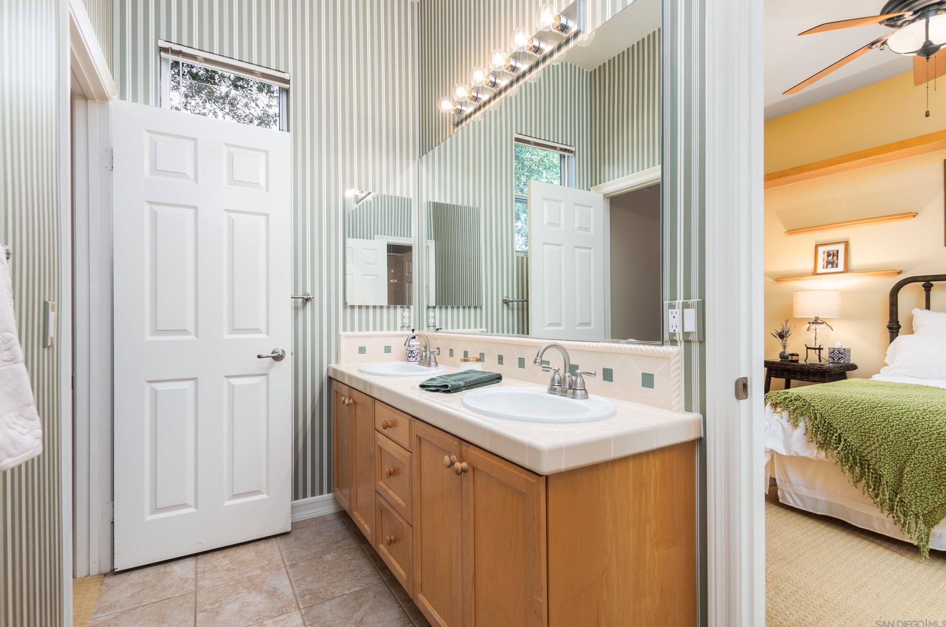 11772 Treadwell Dr, Poway CA  92064-6122 exterior