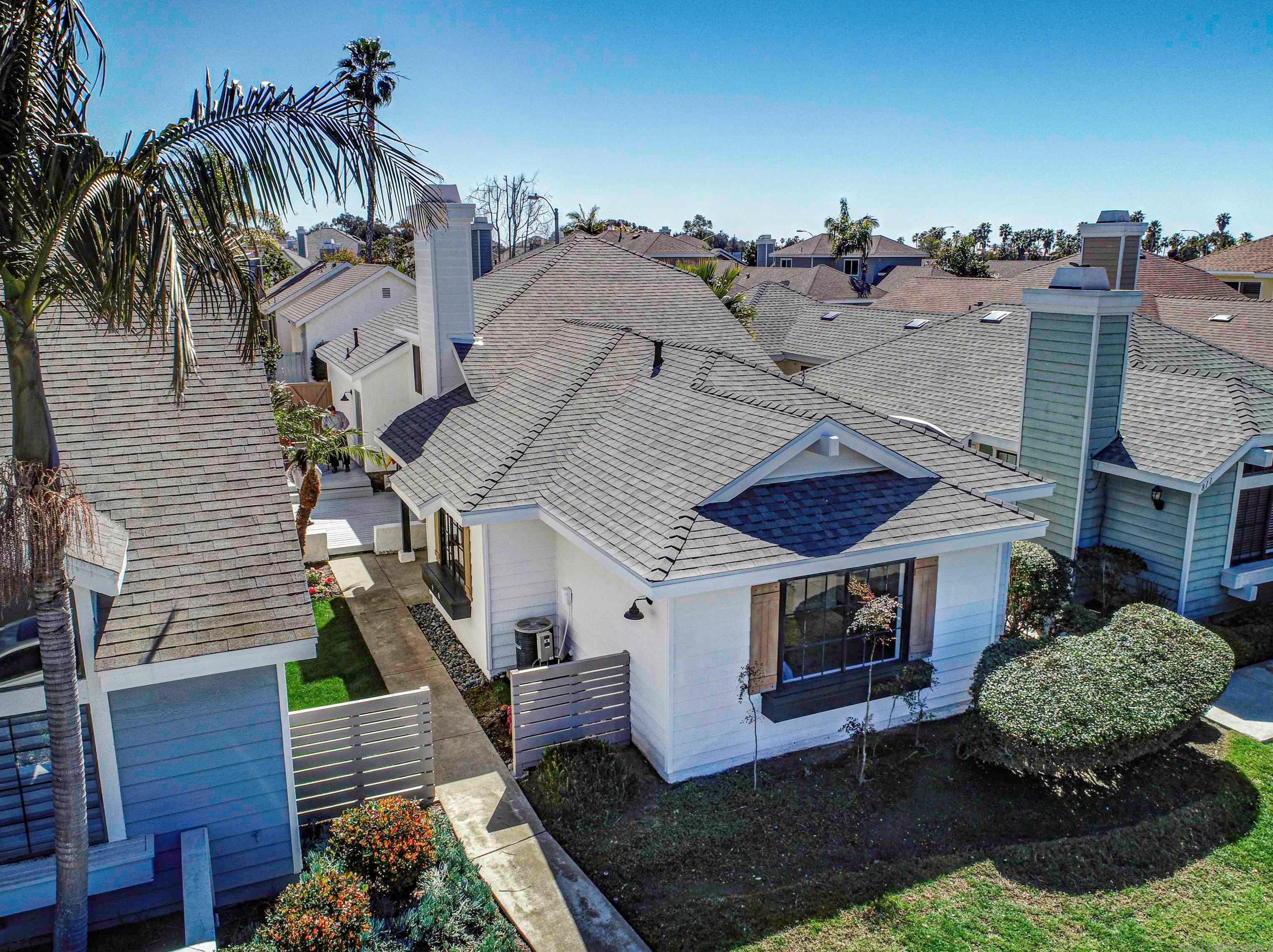 813 Spindrift Ln, Carlsbad, CA 92011