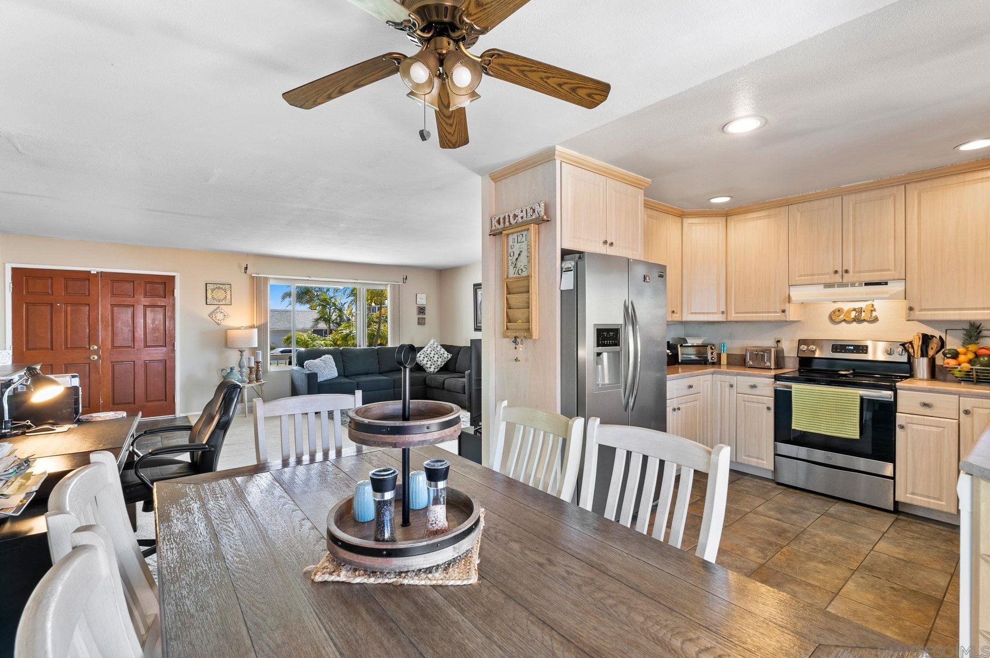 463 Thrush St, Chula Vista CA  91911-3846 exterior