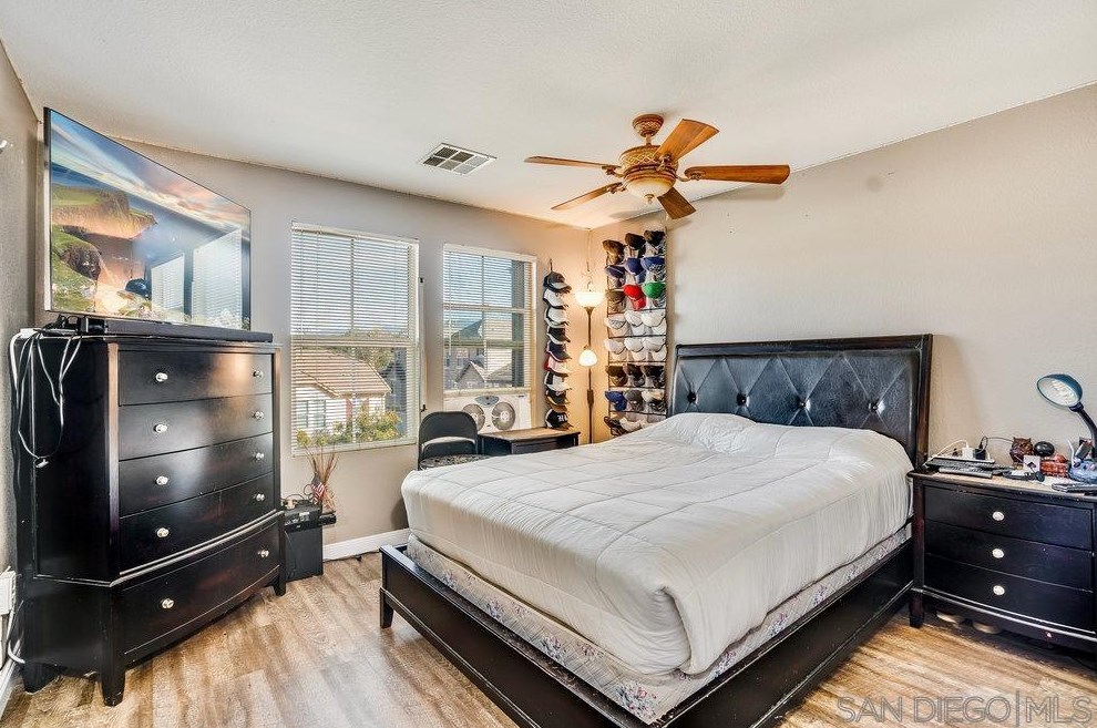 1593 Hackberry Pl, Chula Vista CA  91915-1709 exterior