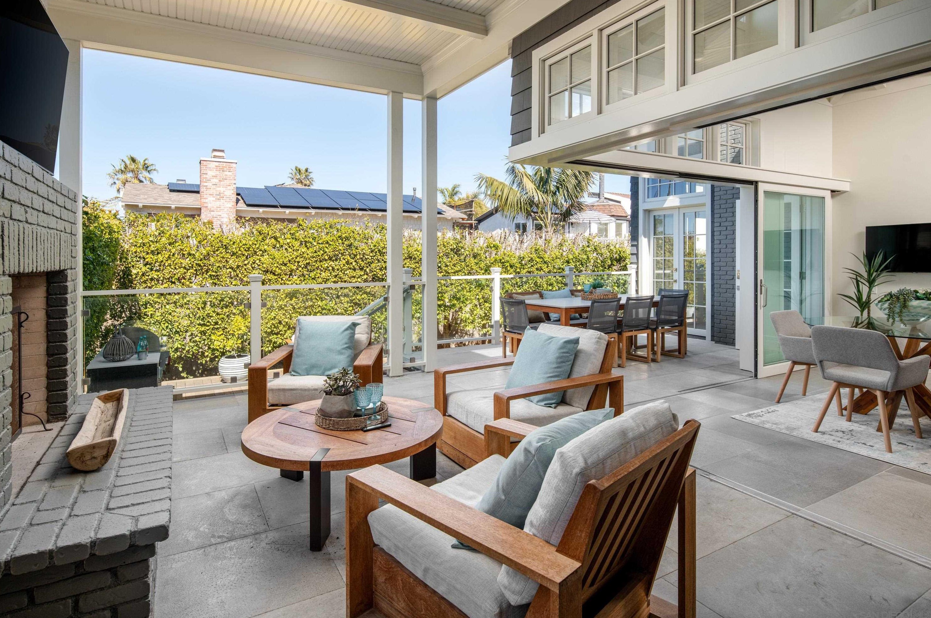 236 24th St, Del Mar, CA 92014-2010