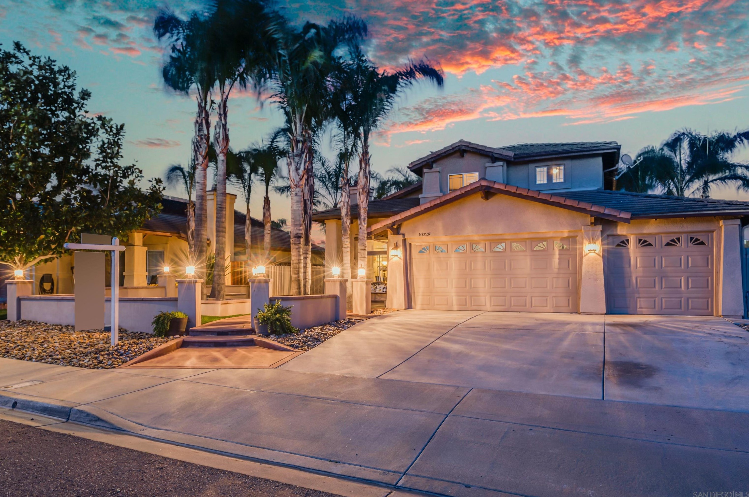 10229 Pinon Pl, Lakeside, CA 92040