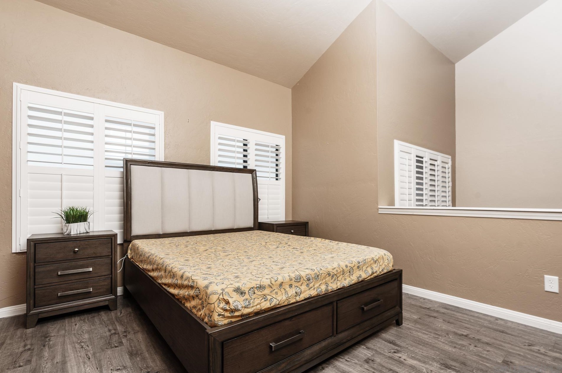 8655 Golf Dr, Spring Valley CA  91977-2011 exterior