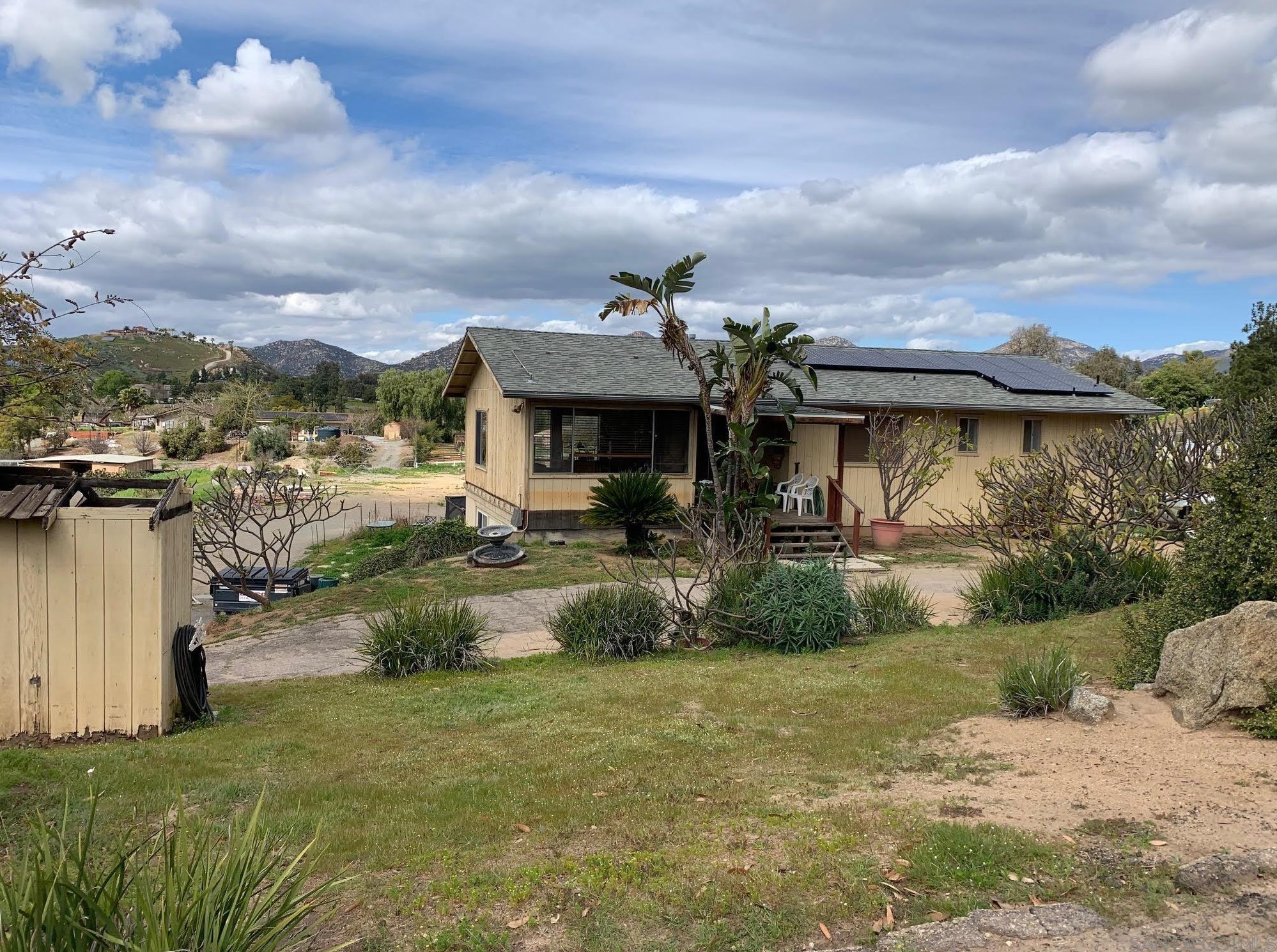 9978 Valle Caballo Ln, El Cajon, CA 92021
