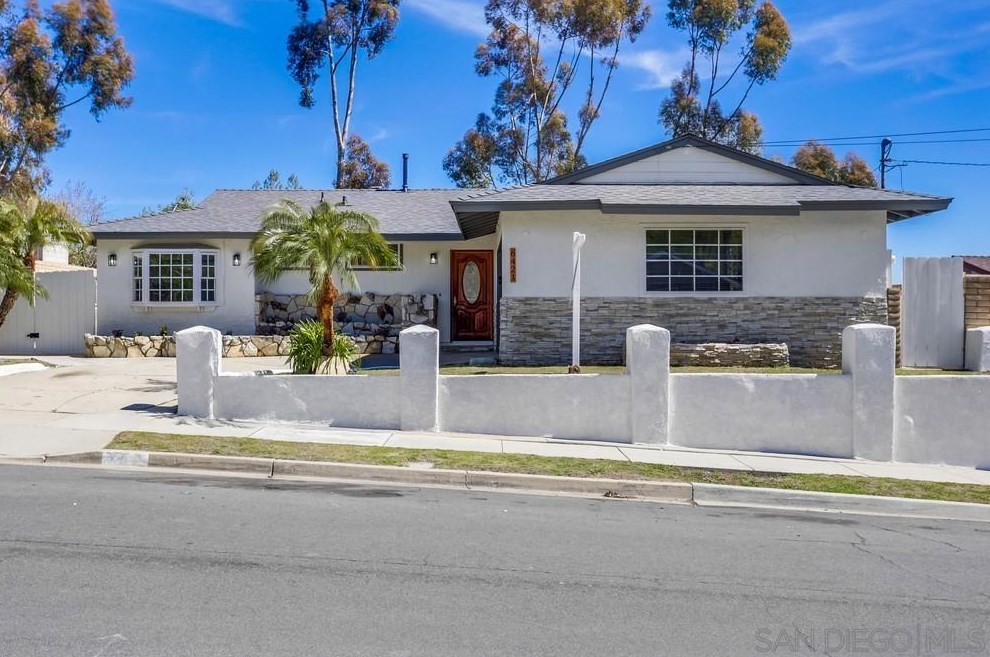 6421 E Lake Dr, San Diego, CA 92119
