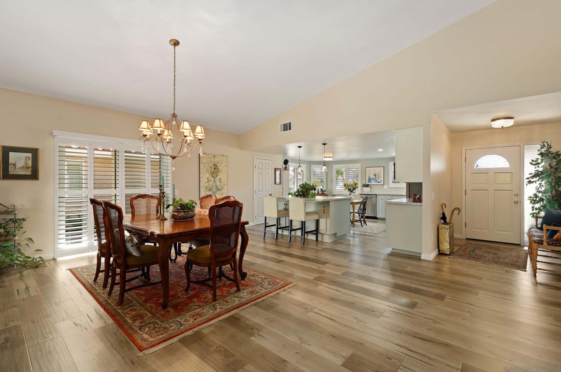 942 Ridge Heights Dr, Fallbrook, CA 92028-3664
