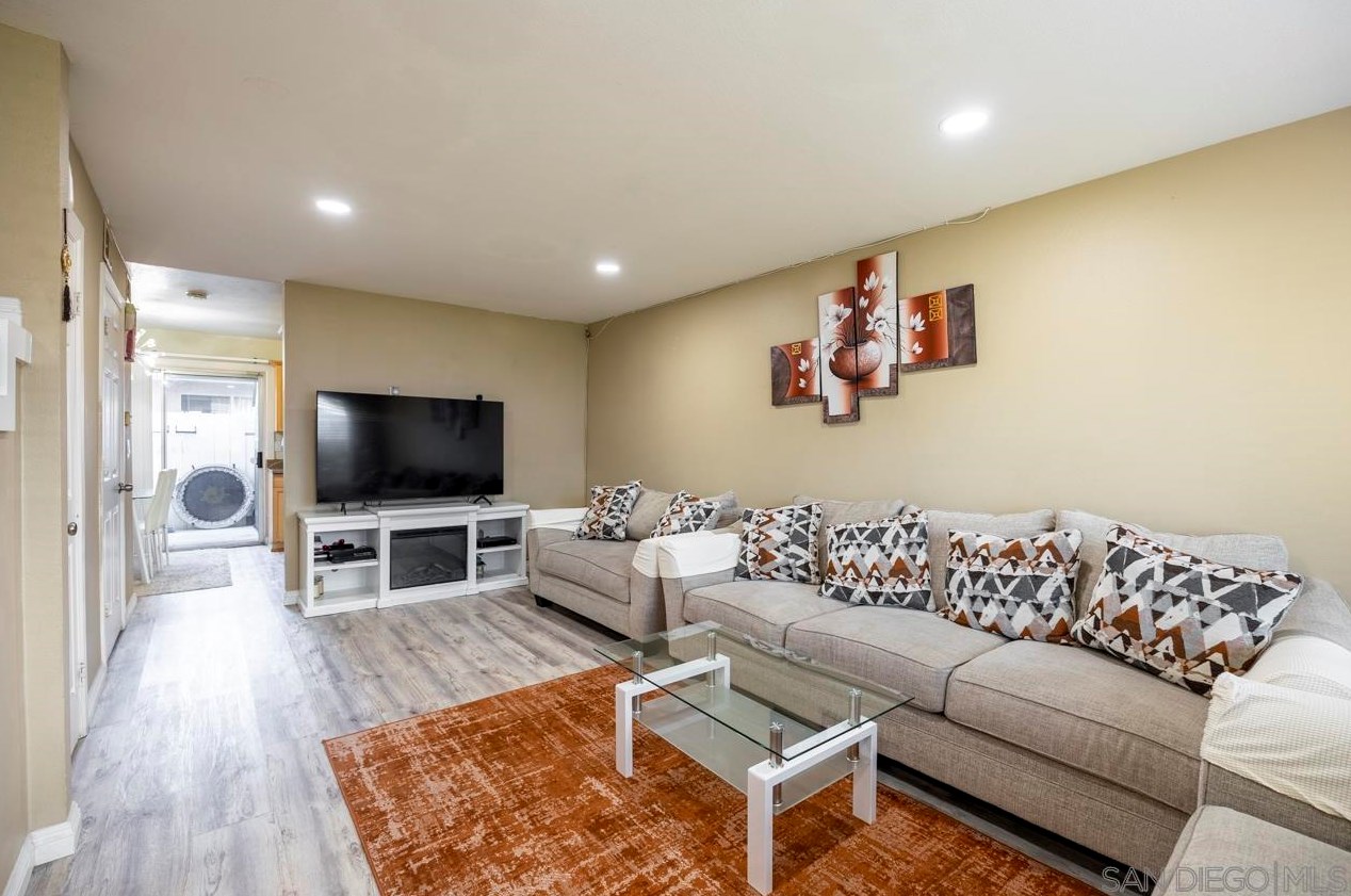 305 S Mollison Ave 1, El Cajon, CA 92020