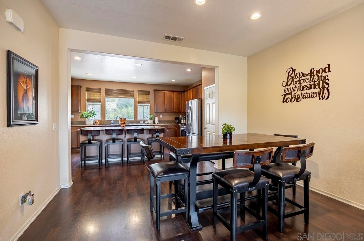 1908 Montilla St, Santee CA  92071-5652 exterior