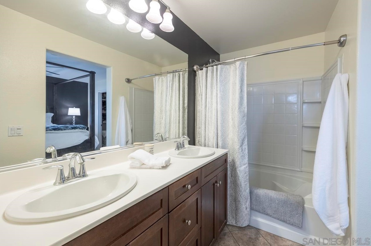 1908 Montilla St, Santee CA  92071-5652 exterior