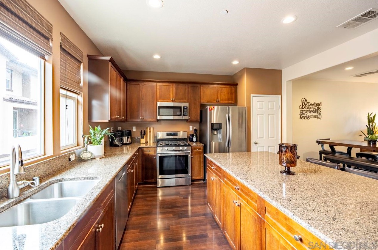 1908 Montilla St, Santee CA  92071-5652 exterior