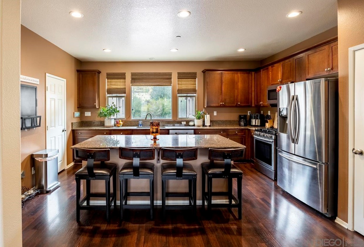 1908 Montilla St, Santee CA  92071-5652 exterior