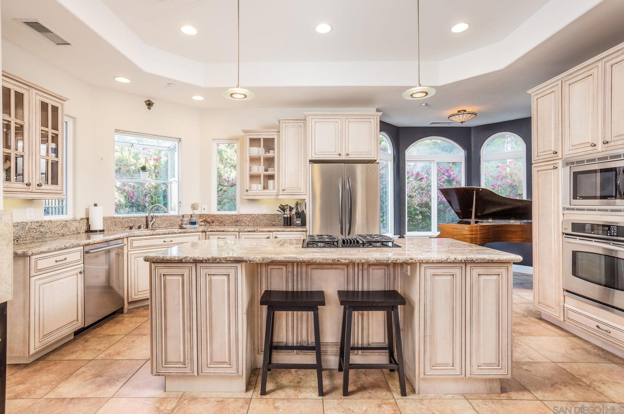 4003 Millagra Dr, Fallbrook CA  92028-8674 exterior
