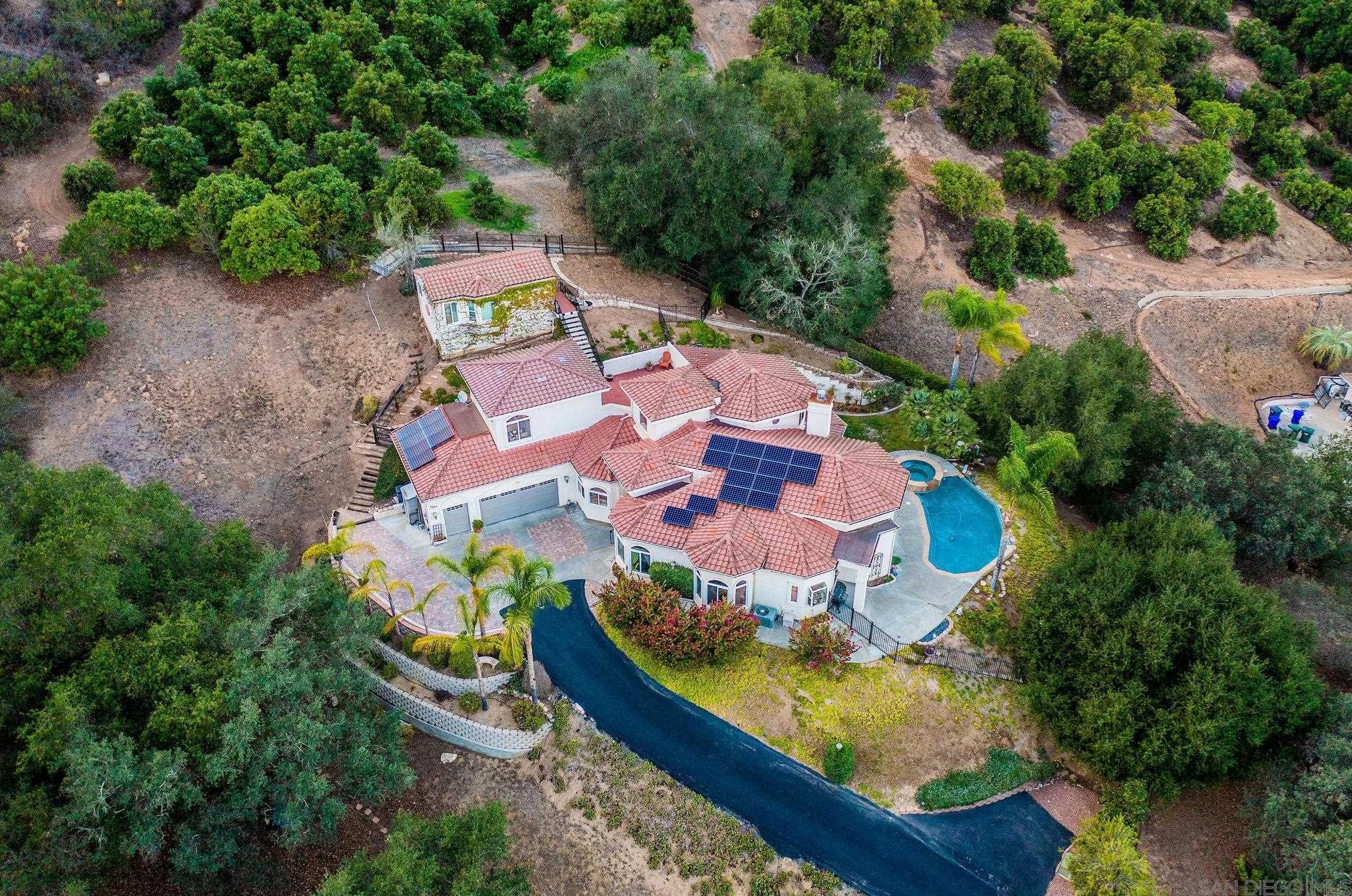 4003 Millagra Dr, Fallbrook CA  92028-8674 exterior