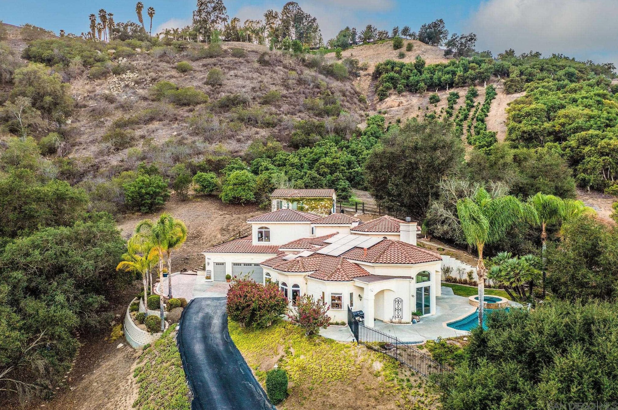 4003 Millagra Dr, Fallbrook CA  92028-8674 exterior