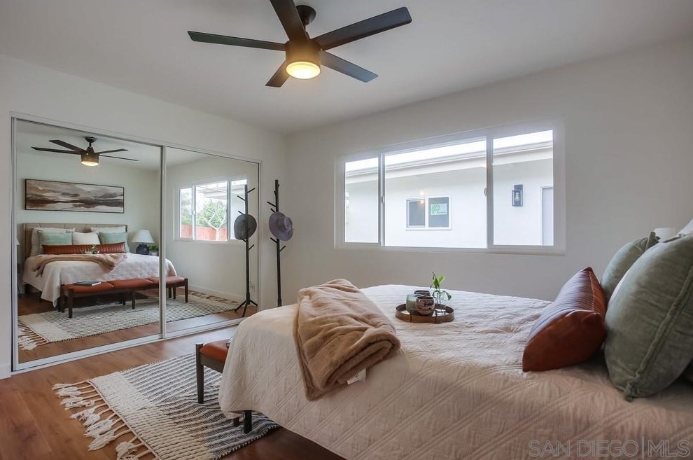 1811 Iris Way, Escondido CA  92027-1549 exterior