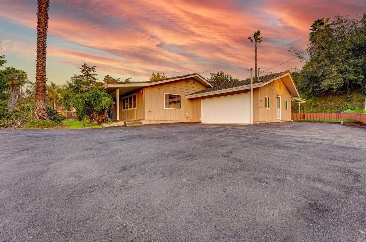 4561 Conrad Dr, La Mesa, CA 91941