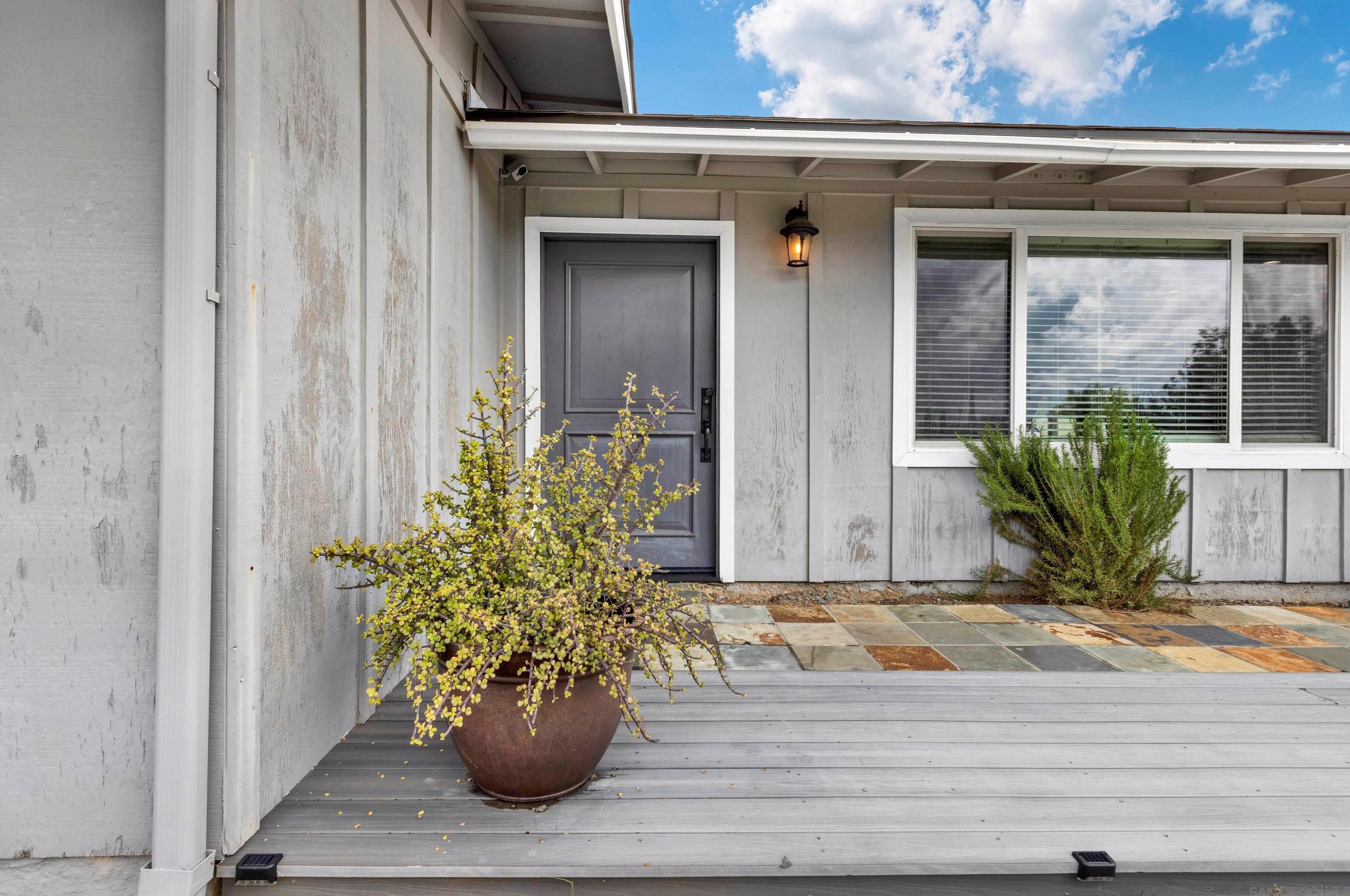 2855 N Victoria Dr, Alpine, CA 91901