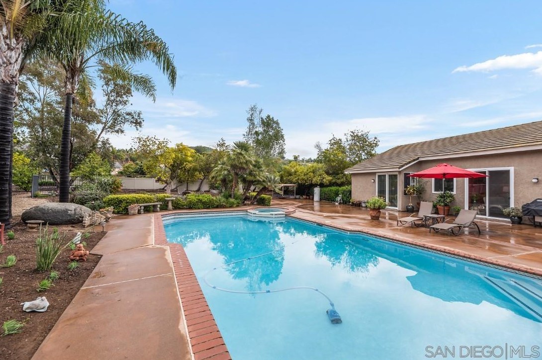 14232 Primrose Ct, Poway CA  92064-2348 exterior