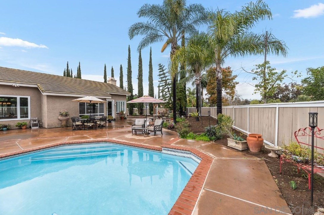 14232 Primrose Ct, Poway CA  92064-2348 exterior