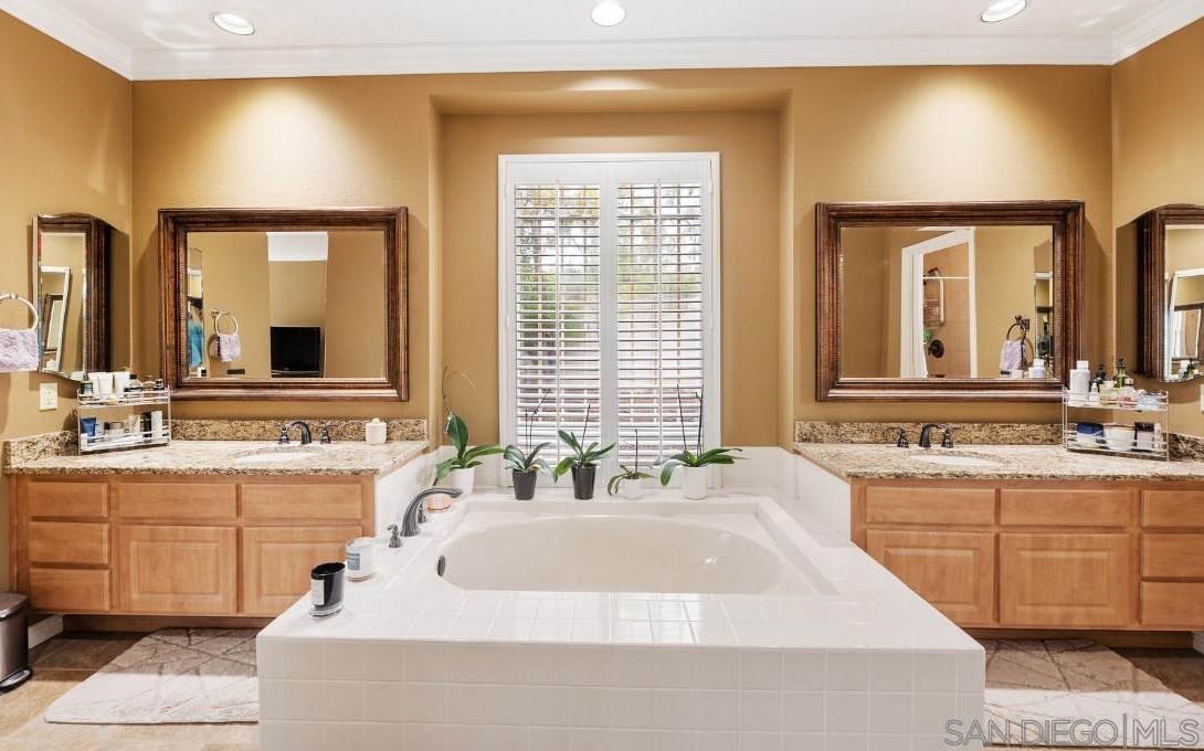 14232 Primrose Ct, Poway CA  92064-2348 exterior