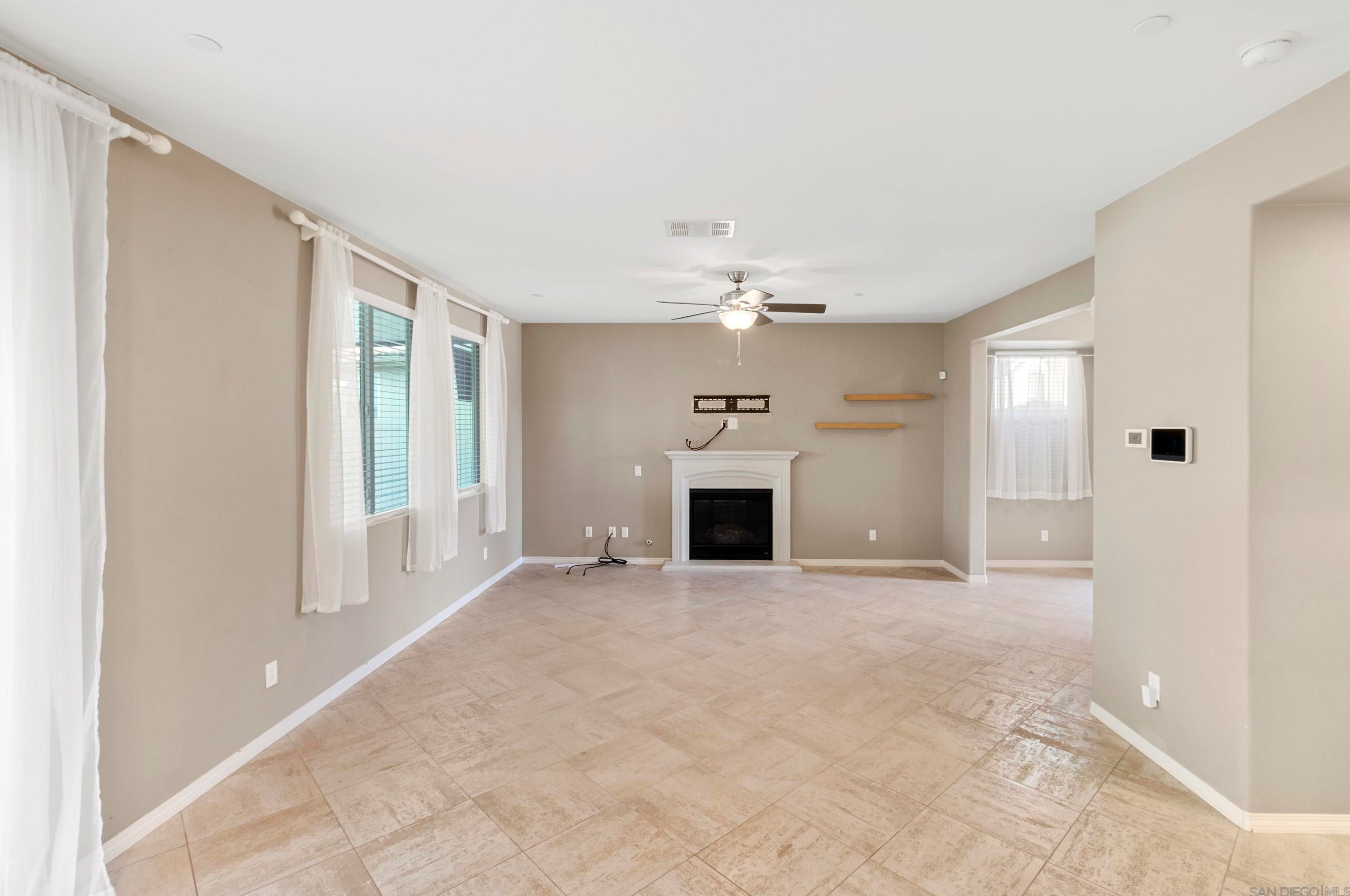 31584 Blossom Hill Ct, Murrieta CA  92563-3327 exterior