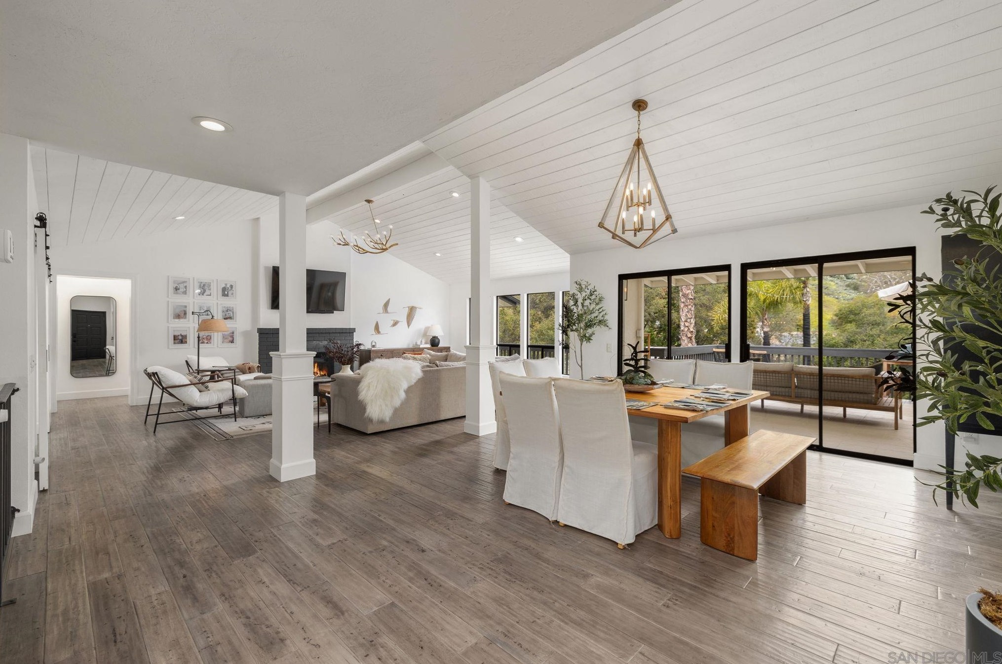 3550 Laketree Dr, Fallbrook CA  92028-8881 exterior