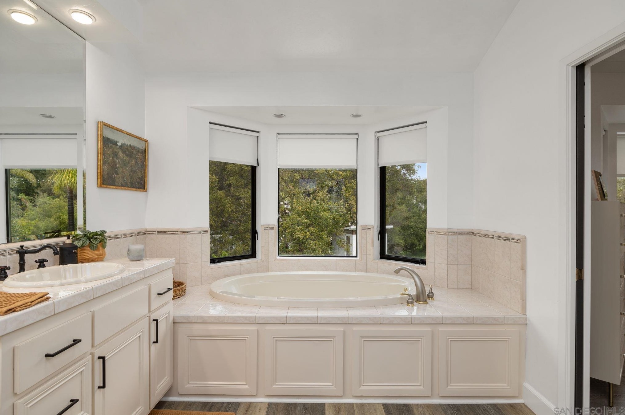 3550 Laketree Dr, Fallbrook CA  92028-8881 exterior