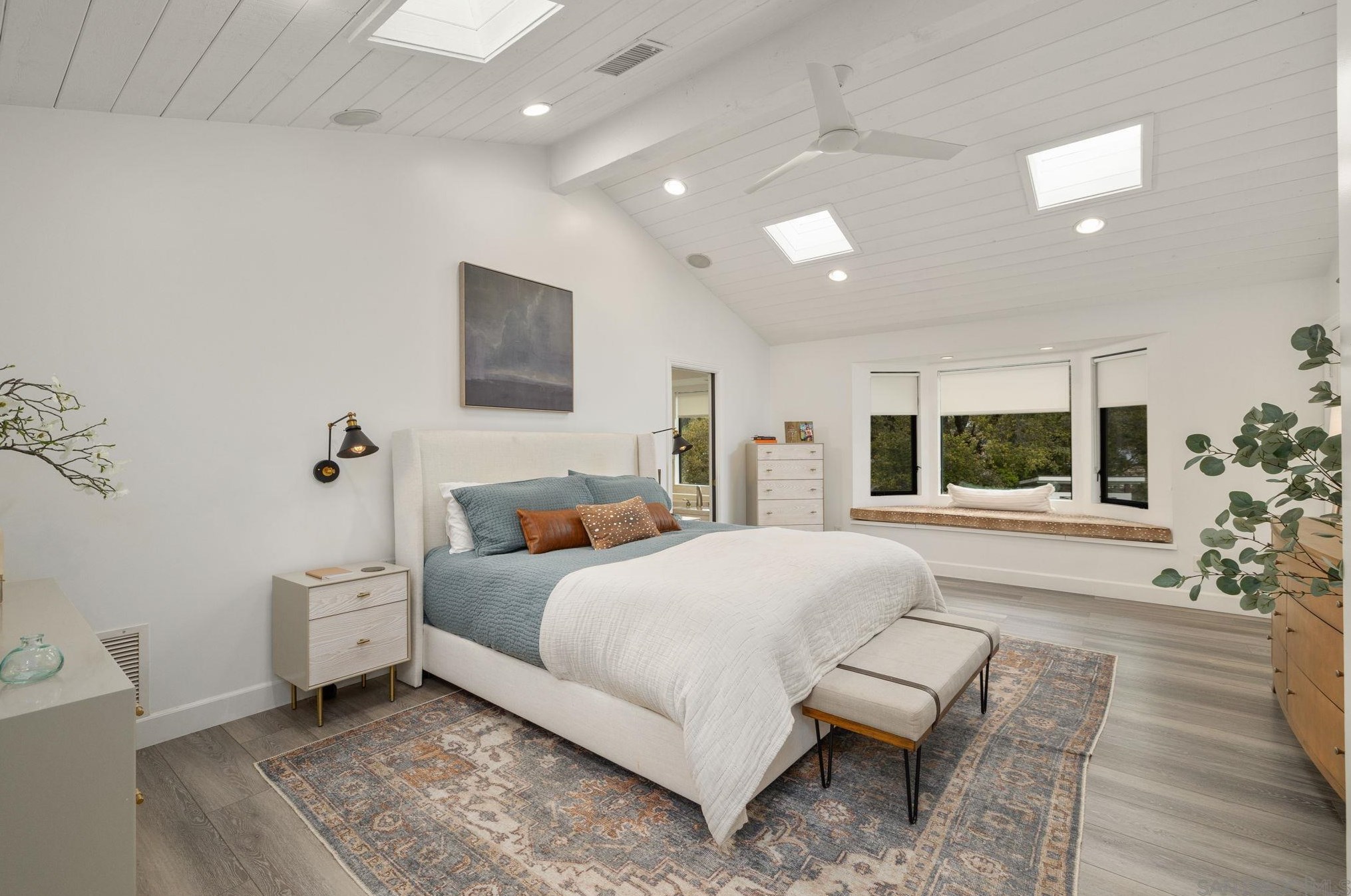 3550 Laketree Dr, Fallbrook CA  92028-8881 exterior