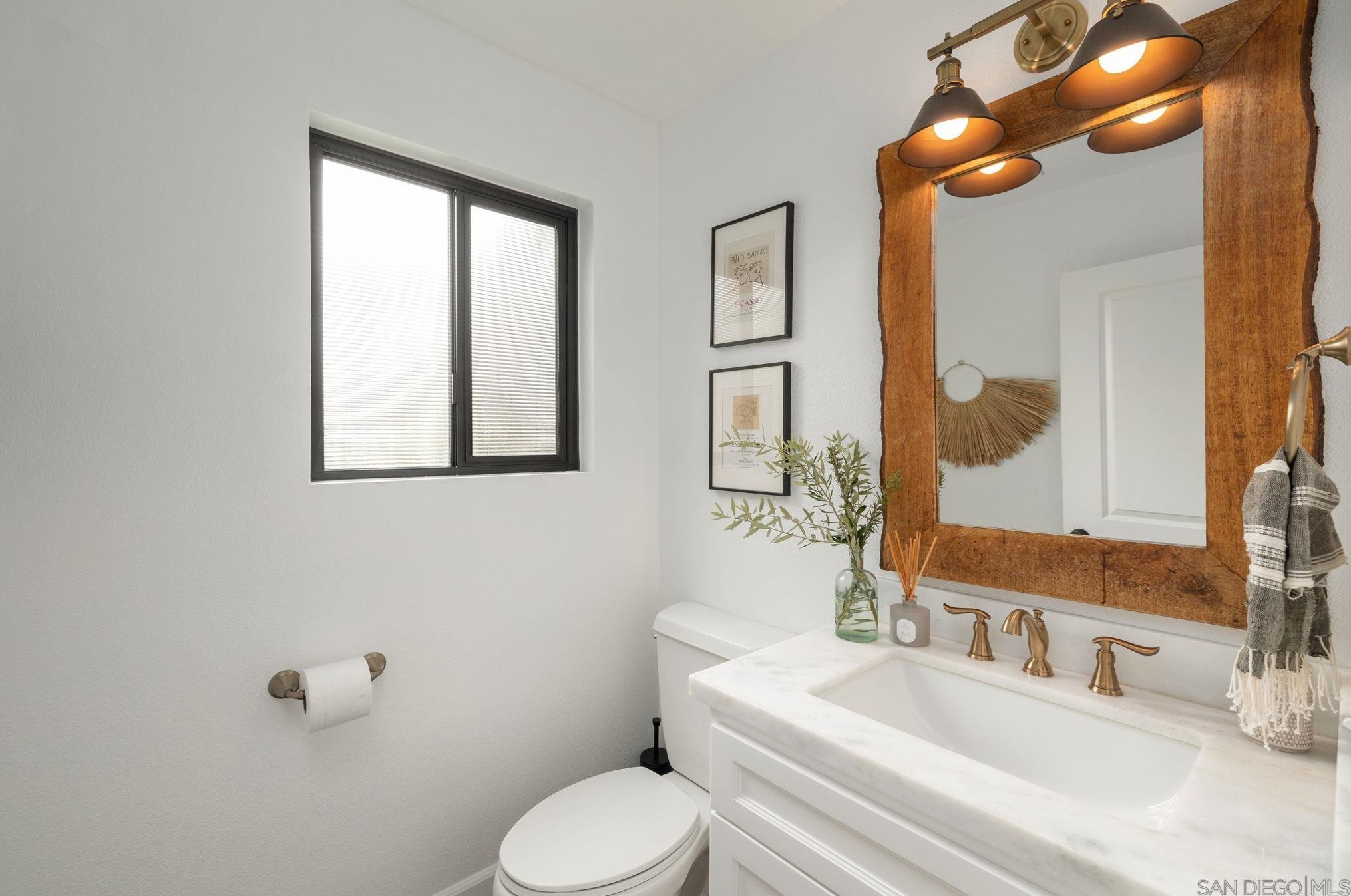 3550 Laketree Dr, Fallbrook CA  92028-8881 exterior