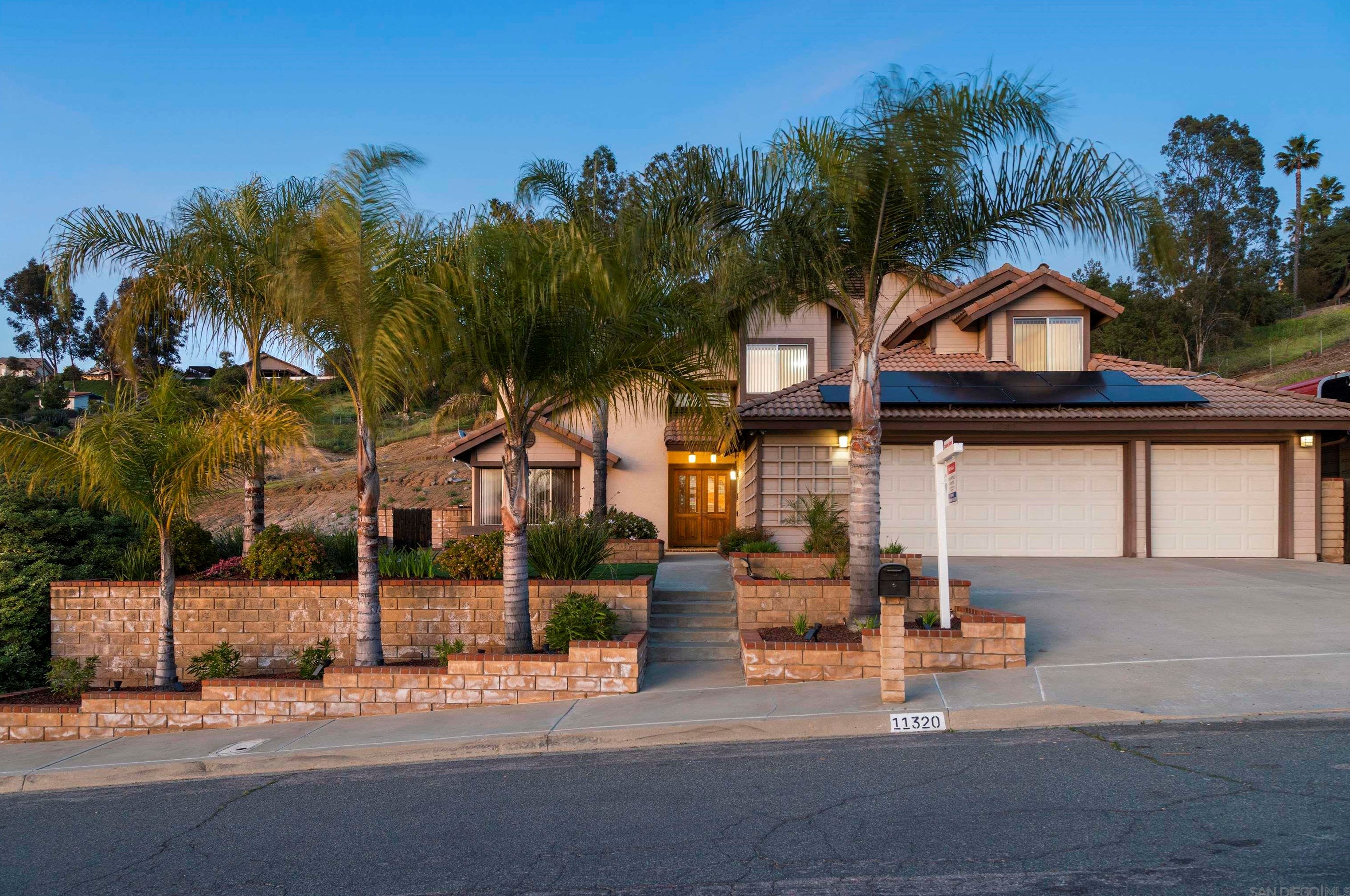 11320 Canyon Park Dr, Santee, CA 92071-4736