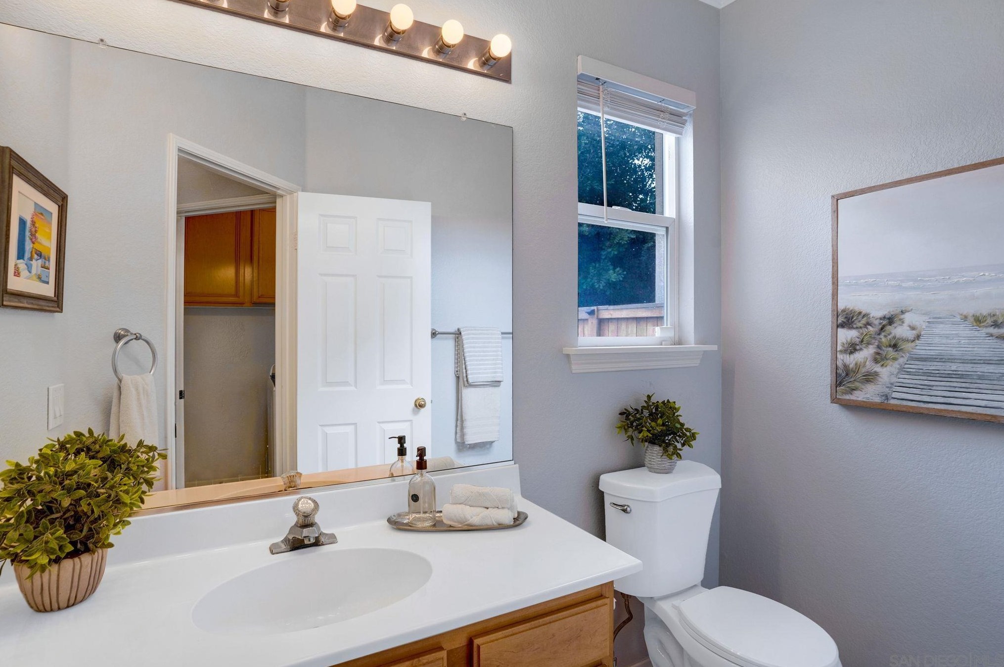1080 Camino Del Sol, Chula Vista CA  91910-7063 exterior