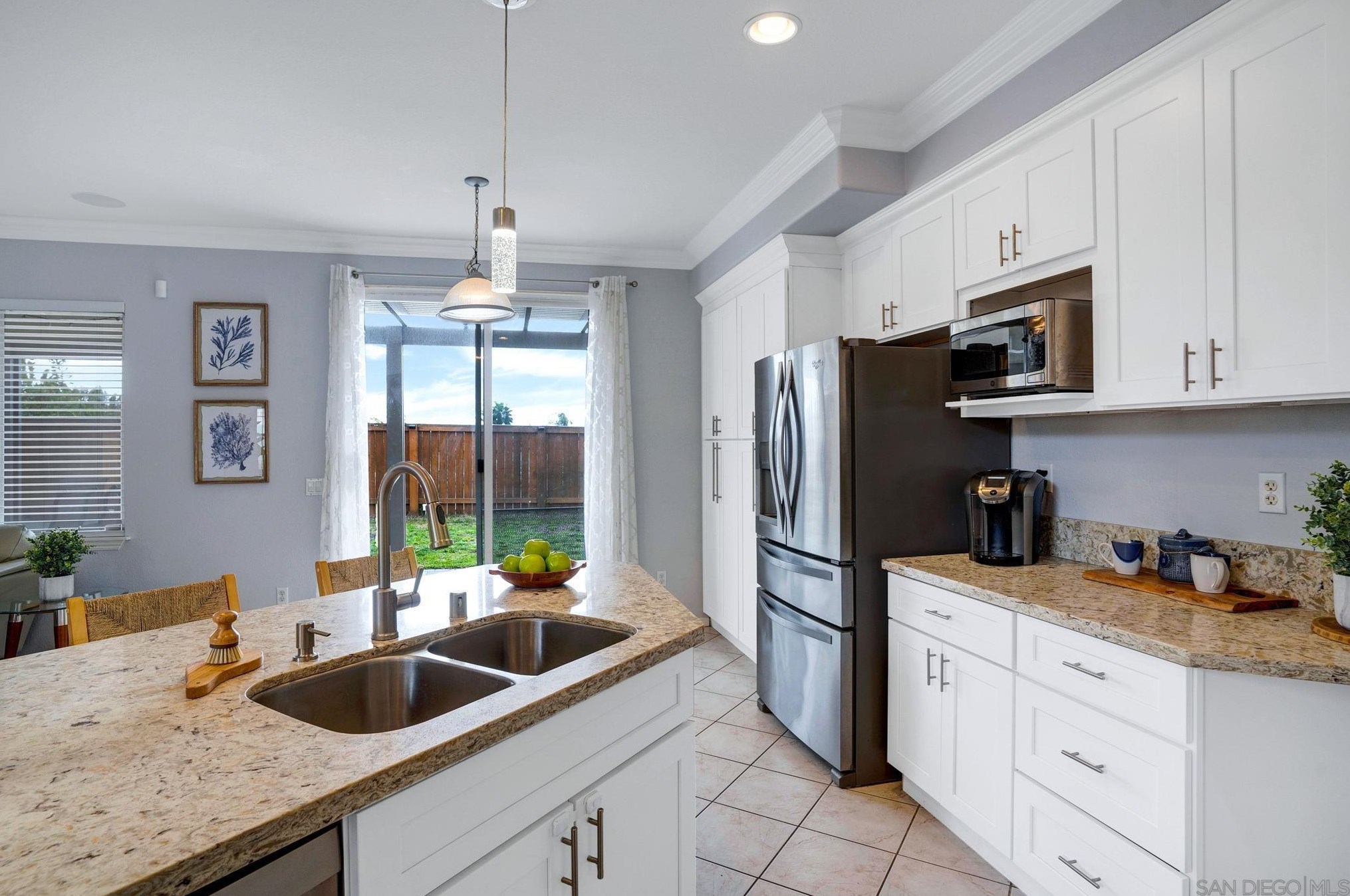 1080 Camino Del Sol, Chula Vista CA  91910-7063 exterior