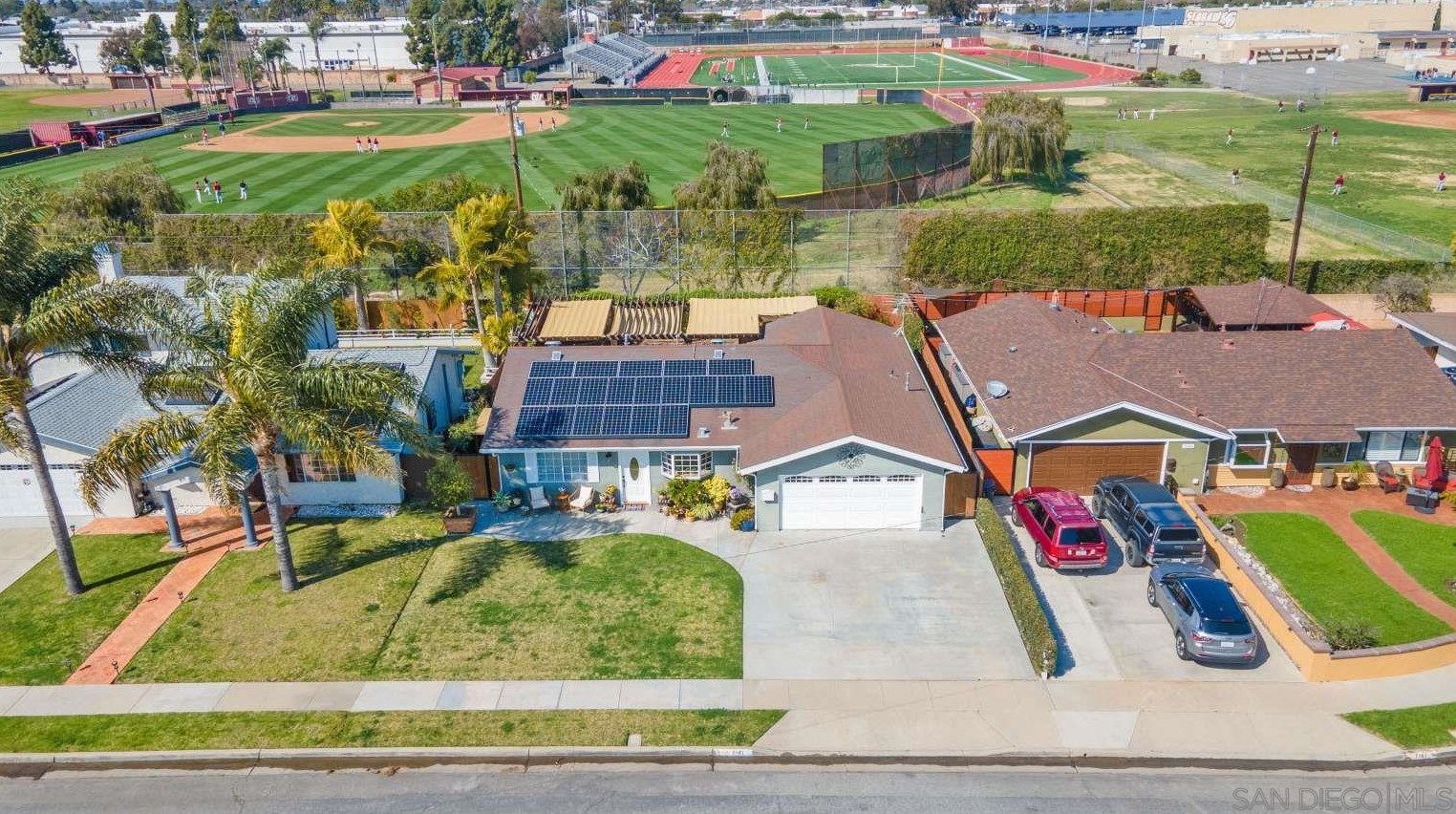 7141 Betty Dr, Huntington Beach, CA 92647-5450