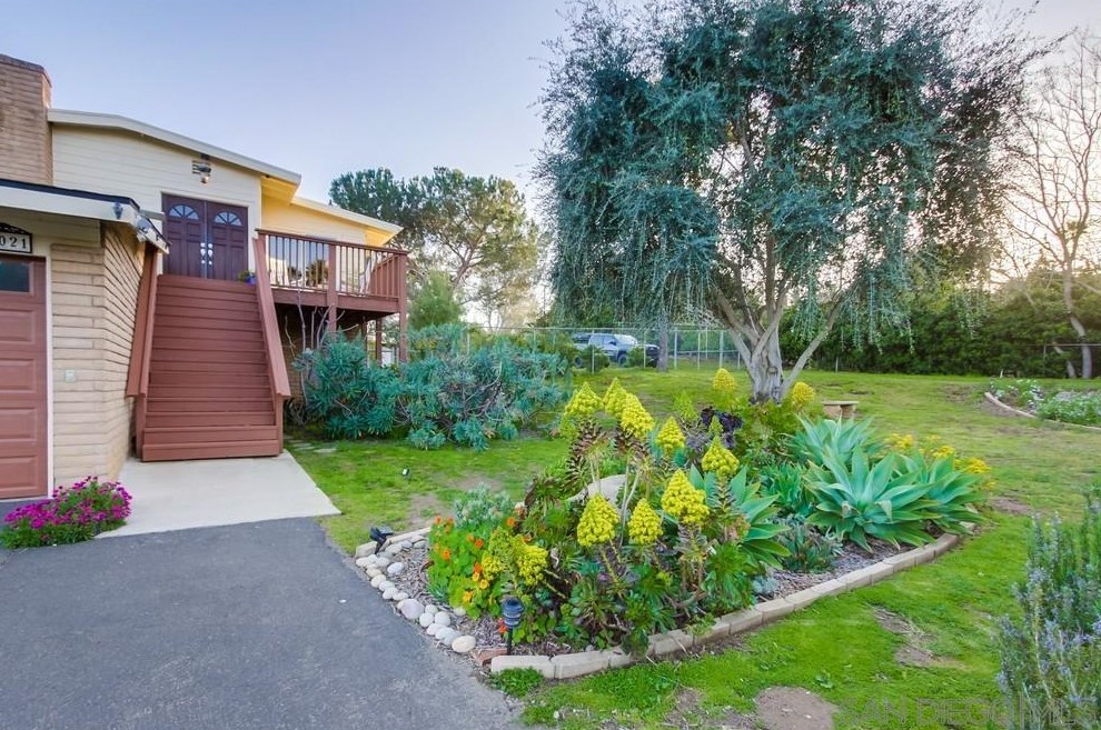 16021 Martincoit Rd, Poway, CA 92064-2115