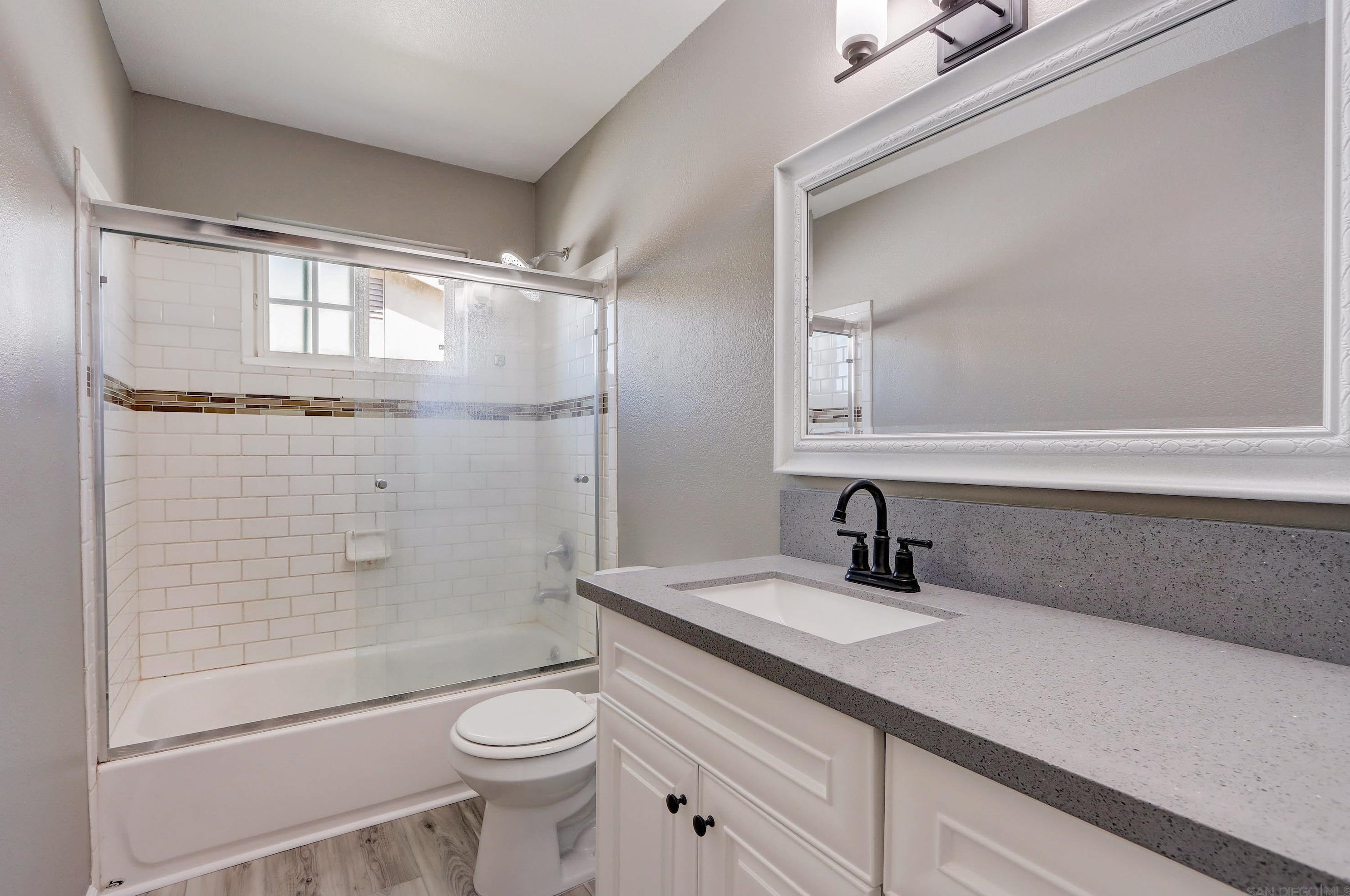 1459 Hilltop Dr, Chula Vista CA  91911-5214 exterior