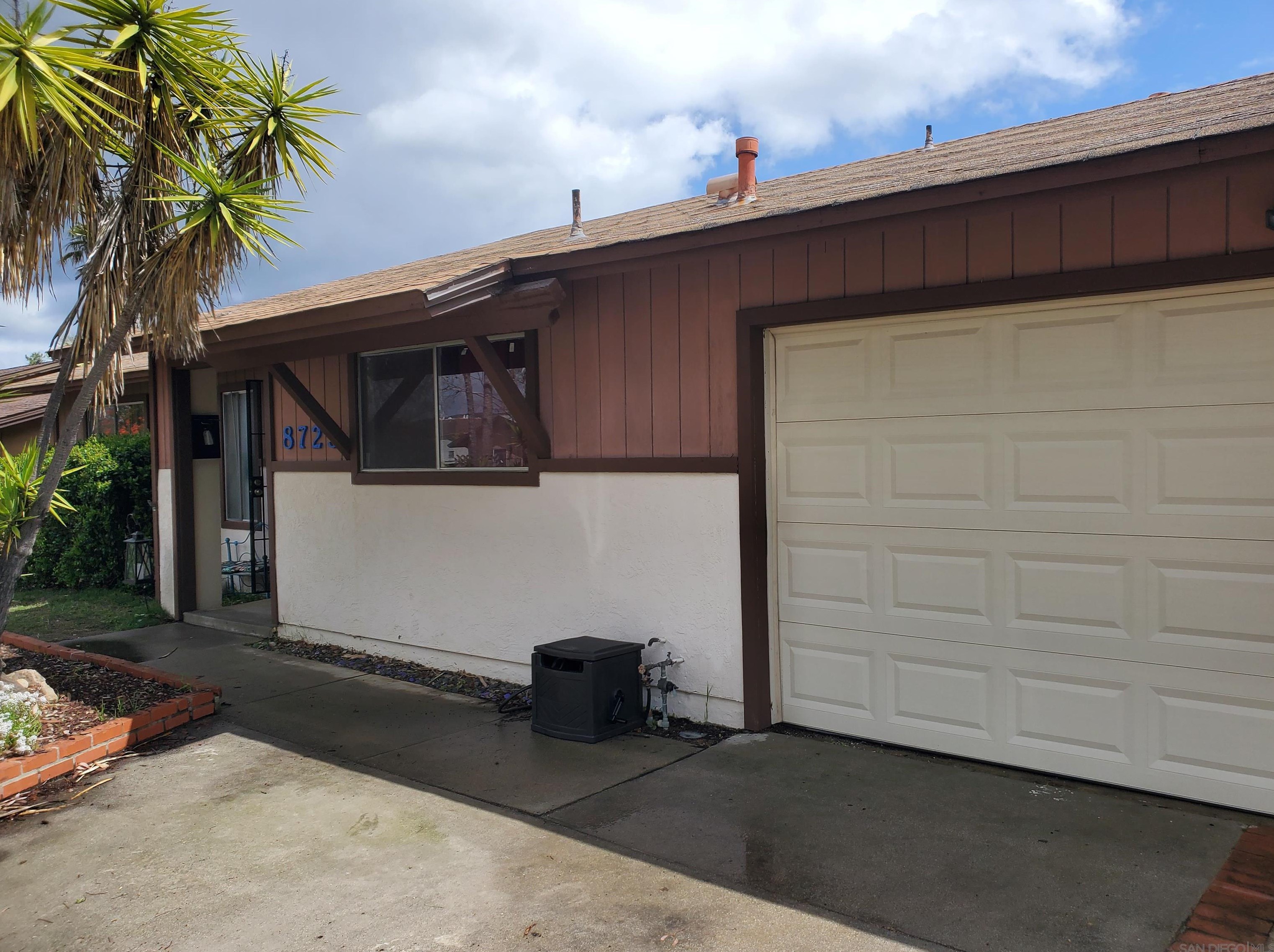 8725 Paseo Bello, Santee, CA 92071-3553