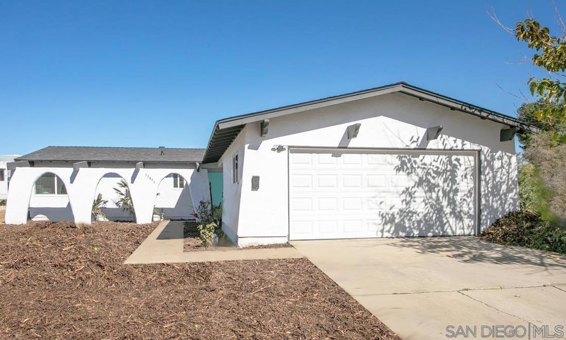 13856 Vista Ricardo, El Cajon, CA 92021