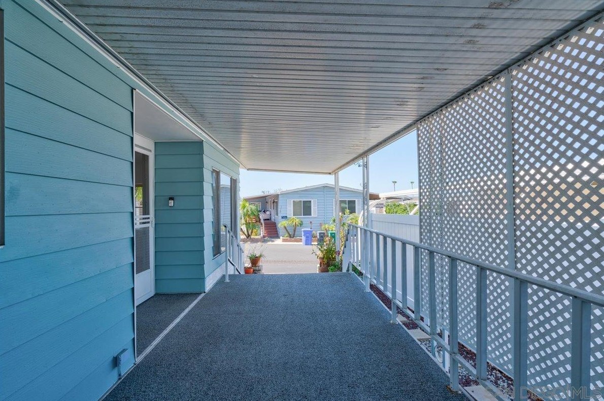 7326 San Bartolo St 220, Carlsbad, CA 92011