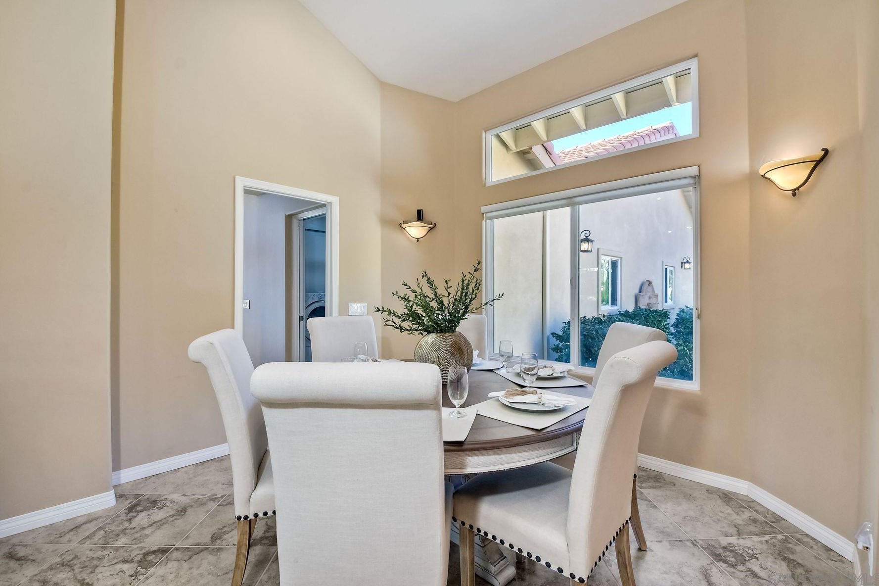 2822 Pasatiempo Gln, Escondido CA  92025-7356 exterior