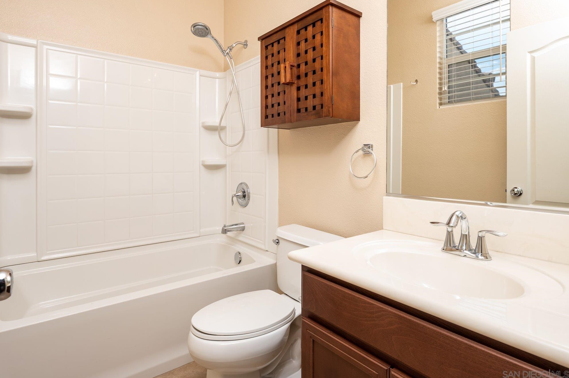 10120 Star Magnolia Ln, Santee CA  92071-7217 exterior