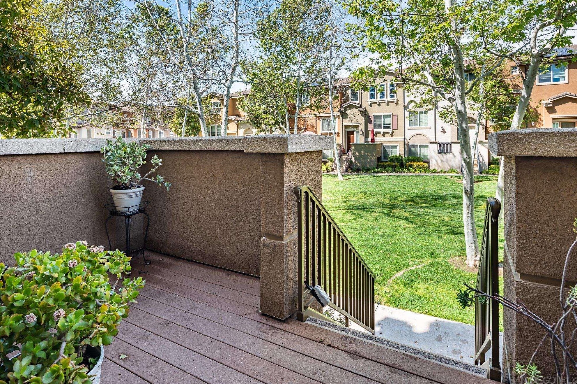 10120 Star Magnolia Ln, Santee CA  92071-7217 exterior