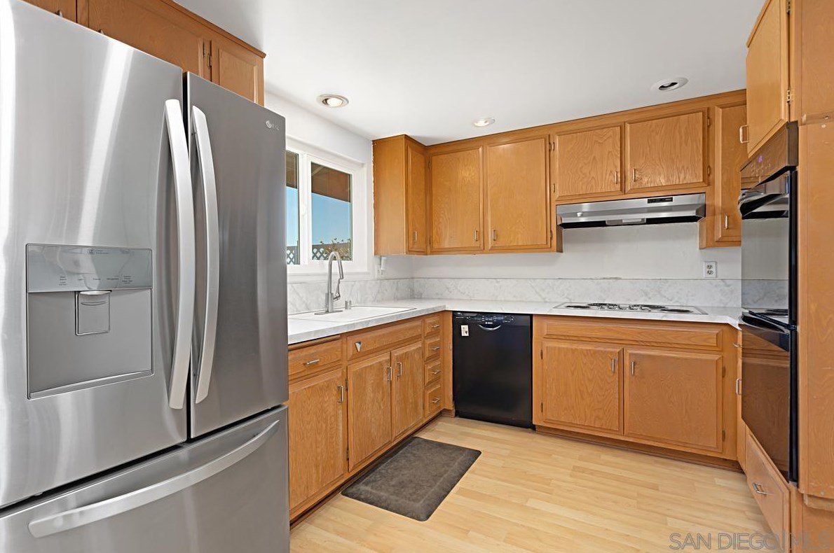 1922 Pamela Ln, Escondido, CA 92026-1031