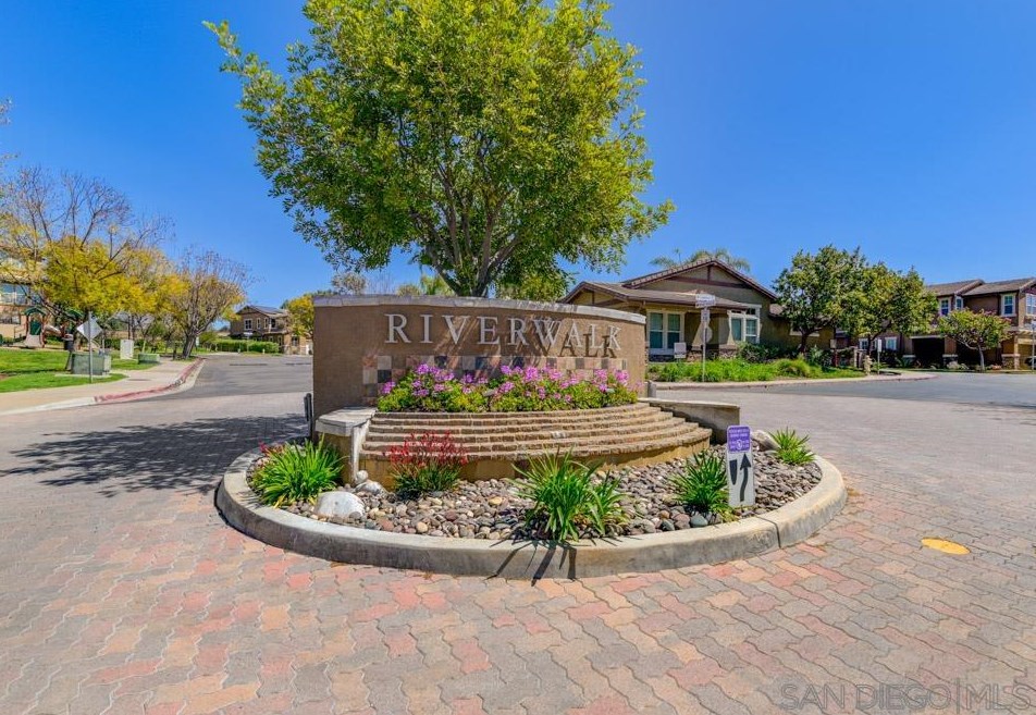 10054 Merry Brook Trail, Santee, CA 92071
