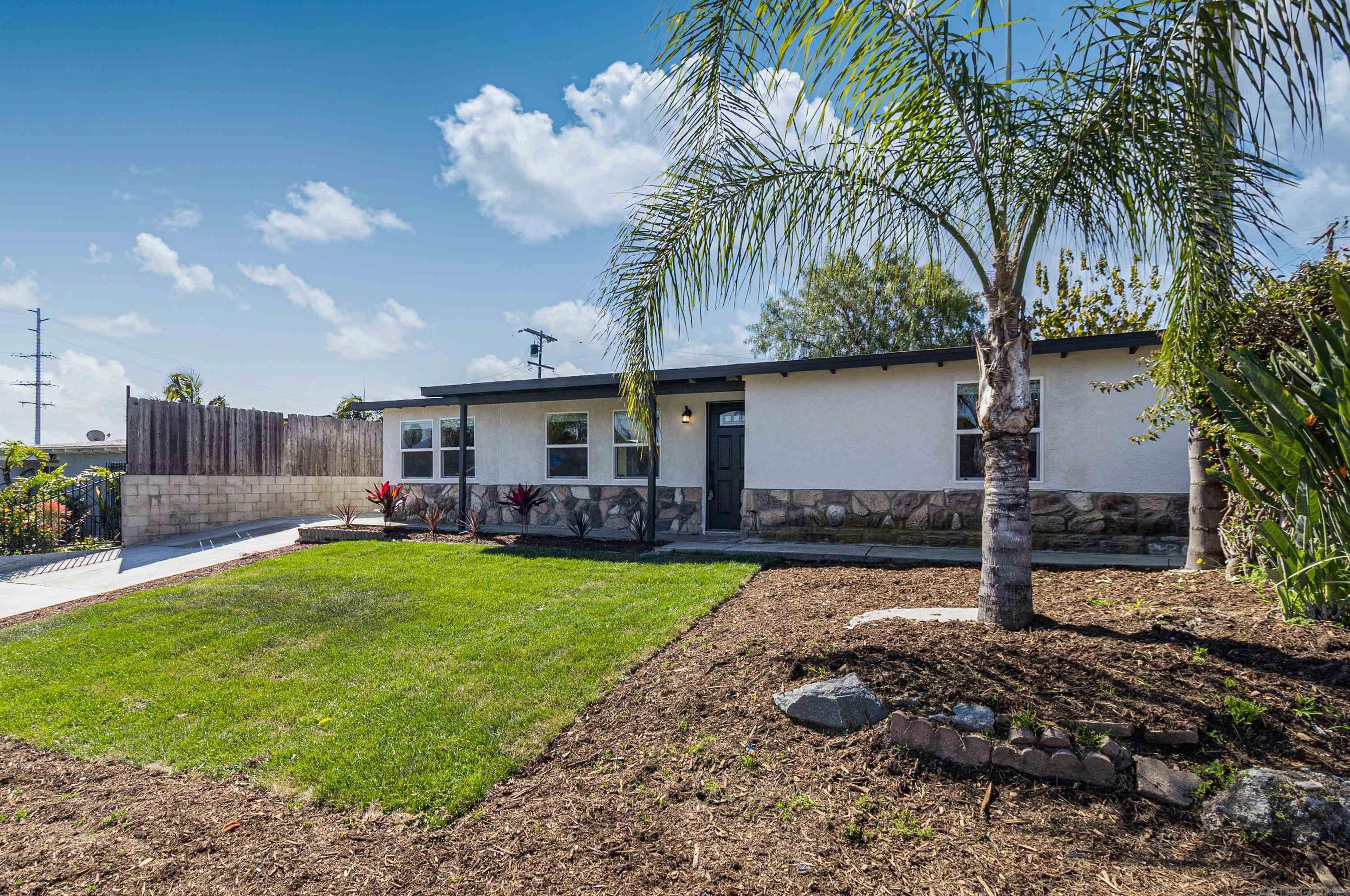 630 Spires St, Vista, CA 92083